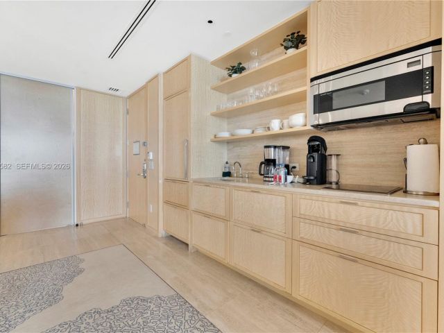 Apartment for rent  Unit #1006 - photo 7520068