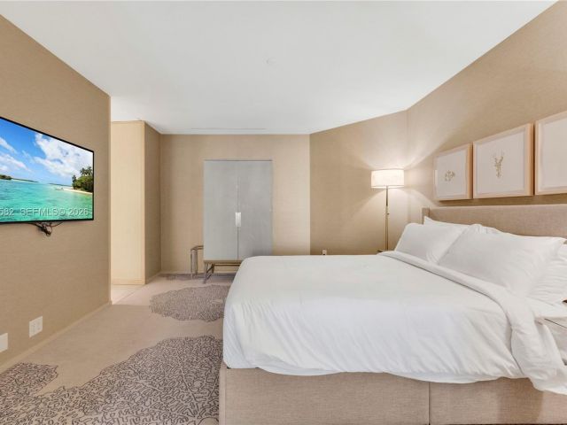 Apartment for rent  Unit #1006 - photo 7520072