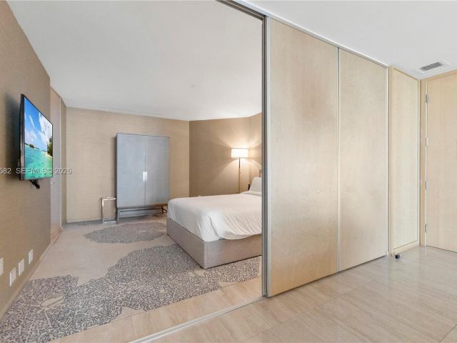 Apartment for rent  Unit #1006 - photo 7520076