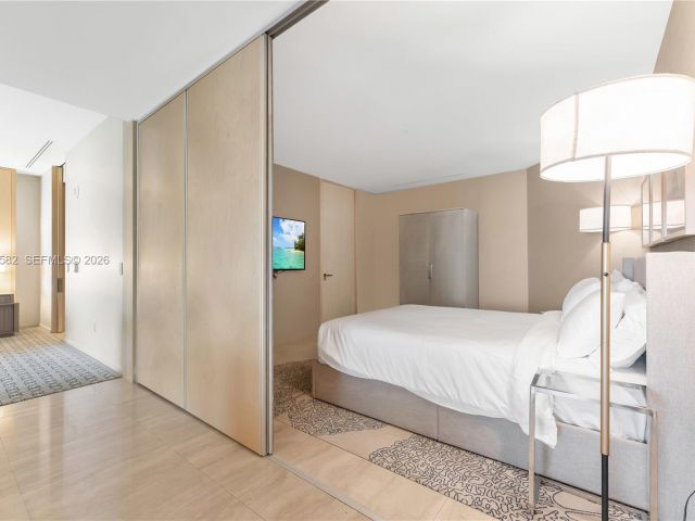 Apartment for rent  Unit #1006 - photo 7520078