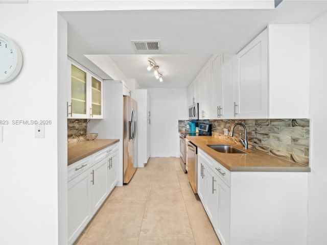 Apartment for sale  Unit #2304 - photo 7520378