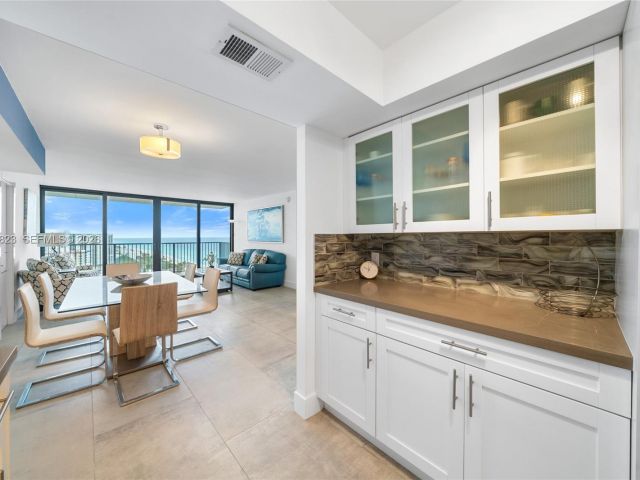 Apartment for sale  Unit #2304 - photo 7520381