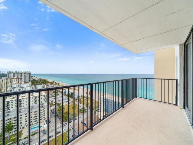 Apartment for sale  Unit #2304 - photo 7520385