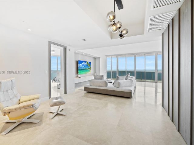 Apartment for rent  Unit #1801 - photo 7520734