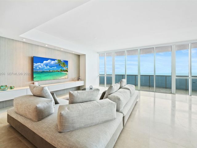 Apartment for rent  Unit #1801 - photo 7520735