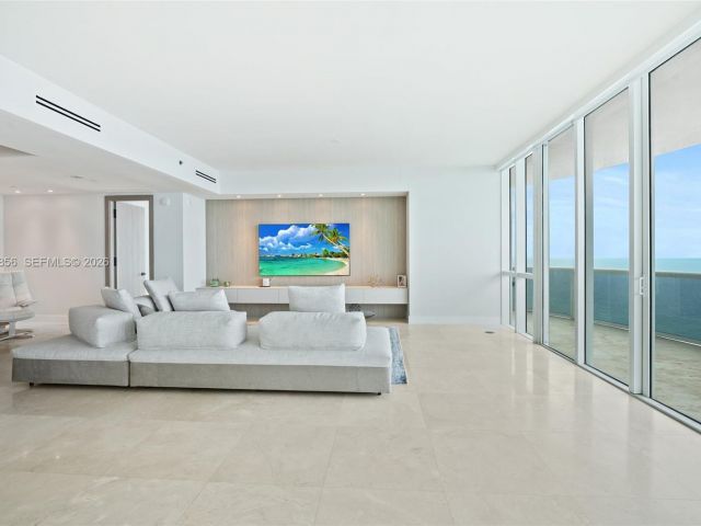 Apartment for rent  Unit #1801 - photo 7520736