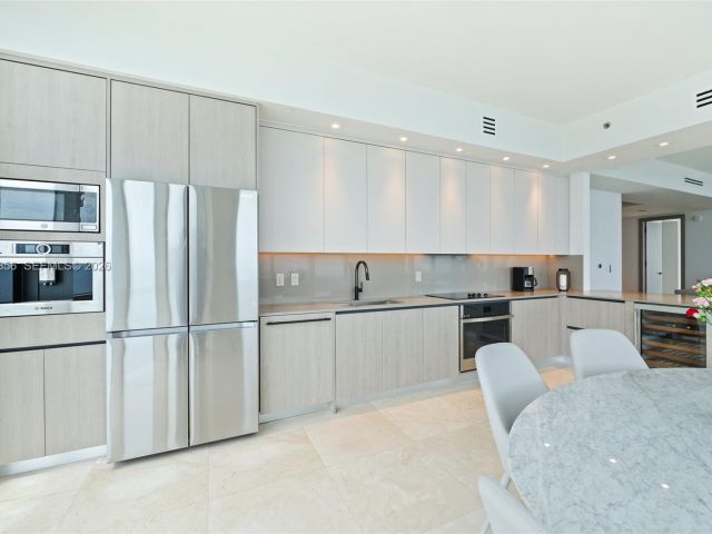 Apartment for rent  Unit #1801 - photo 7520743