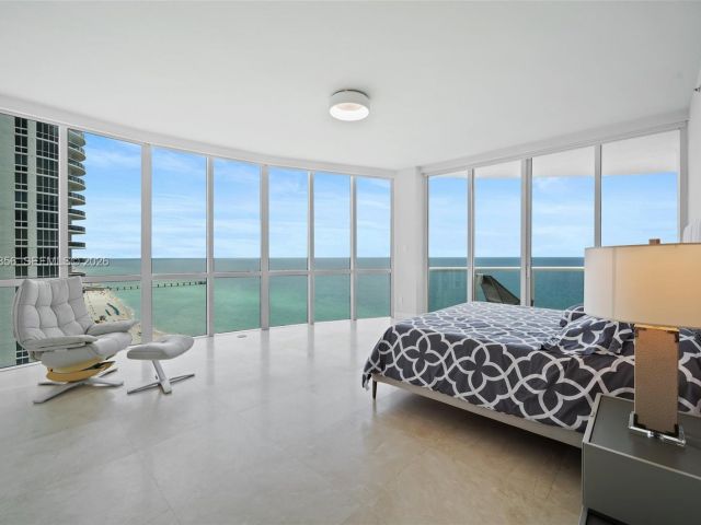 Apartment for rent  Unit #1801 - photo 7520745