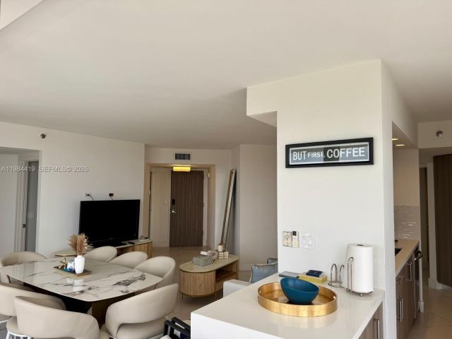 Apartment for sale  Unit #1410 - photo 7520486