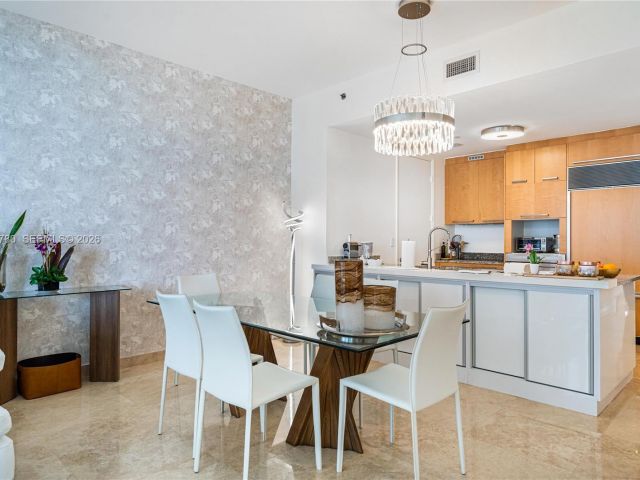 Apartment for rent  Unit #3002 - photo 7519253