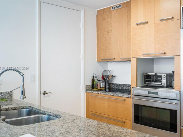 Apartment for rent  Unit #3002 - photo 7519257