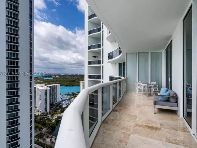3-bedroom condo for rent in Sunny Isles Beach - 16001 Collins Ave 3002 - MondialRealty