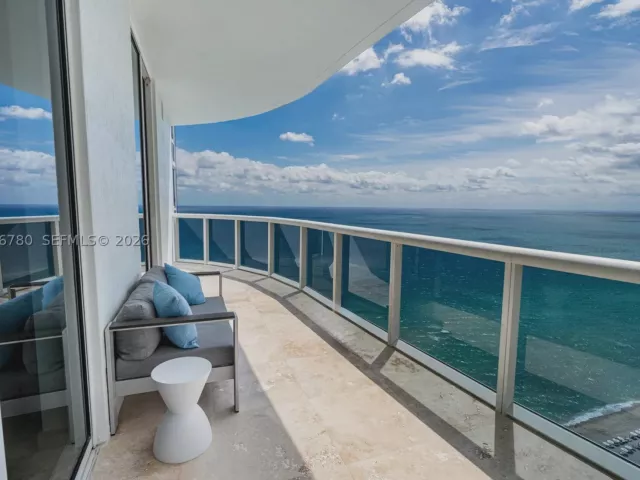 3-bedroom condo for rent in Sunny Isles Beach - 16001 Collins Ave 3002 - MondialRealty