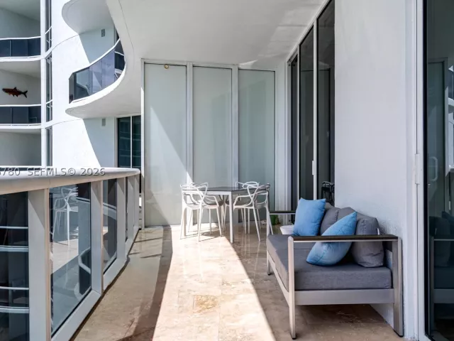 3-bedroom condo for rent in Sunny Isles Beach - 16001 Collins Ave 3002 - MondialRealty