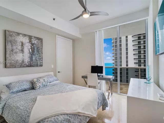 3-bedroom condo for rent in Sunny Isles Beach - 16001 Collins Ave 3002 - MondialRealty