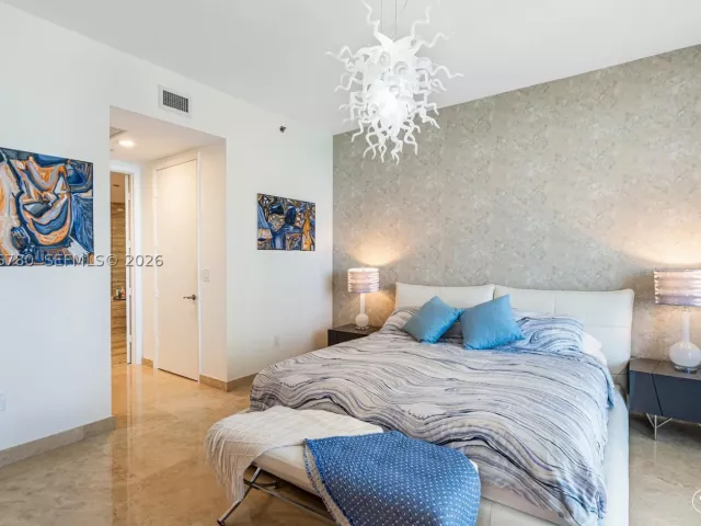 3-bedroom condo for rent in Sunny Isles Beach - 16001 Collins Ave 3002 - MondialRealty