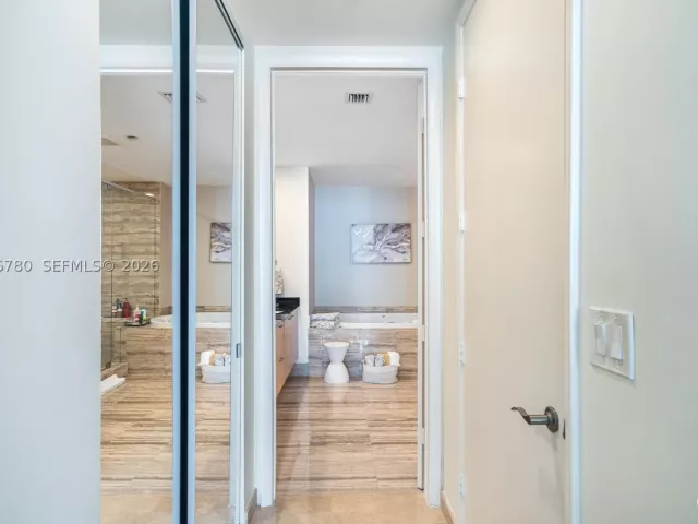 3-bedroom condo for rent in Sunny Isles Beach - 16001 Collins Ave 3002 - MondialRealty