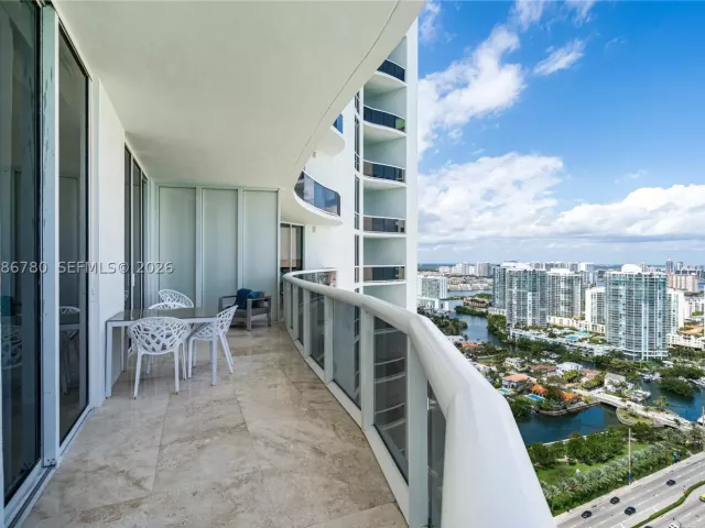3-bedroom condo for rent in Sunny Isles Beach - 16001 Collins Ave 3002 - MondialRealty