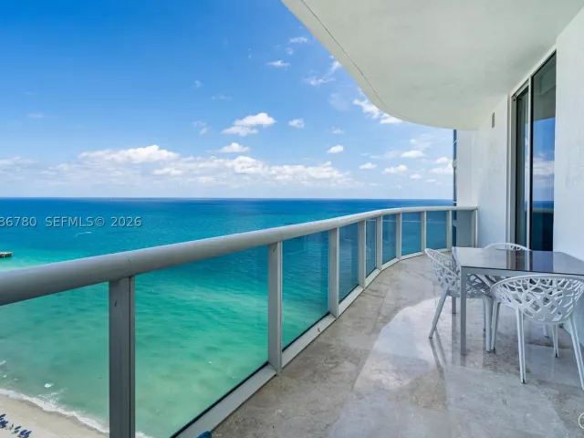 3-bedroom condo for rent in Sunny Isles Beach - 16001 Collins Ave 3002 - MondialRealty