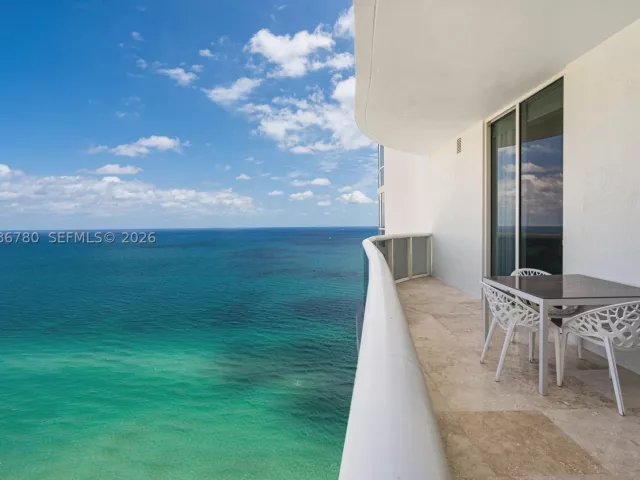 3-bedroom condo for rent in Sunny Isles Beach - 16001 Collins Ave 3002 - MondialRealty