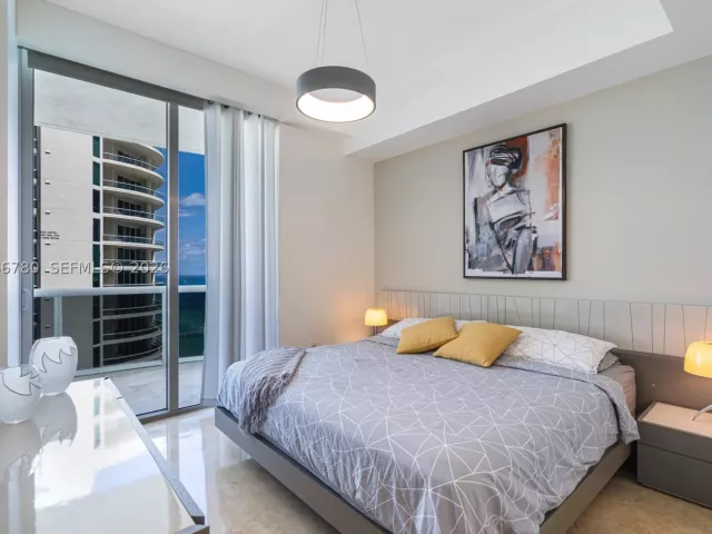 3-bedroom condo for rent in Sunny Isles Beach - 16001 Collins Ave 3002 - MondialRealty