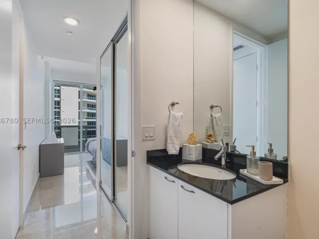 3-bedroom condo for rent in Sunny Isles Beach - 16001 Collins Ave 3002 - MondialRealty