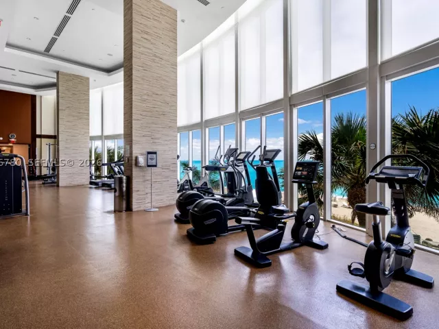 3-bedroom condo for rent in Sunny Isles Beach - 16001 Collins Ave 3002 - MondialRealty