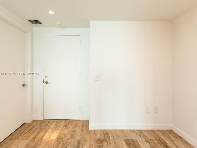 Apartment for rent  Unit #3406 - photo 7520595