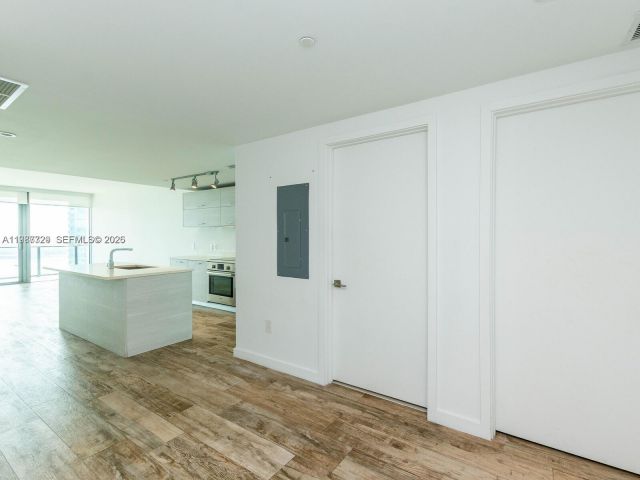 Apartment for rent  Unit #3406 - photo 7520598