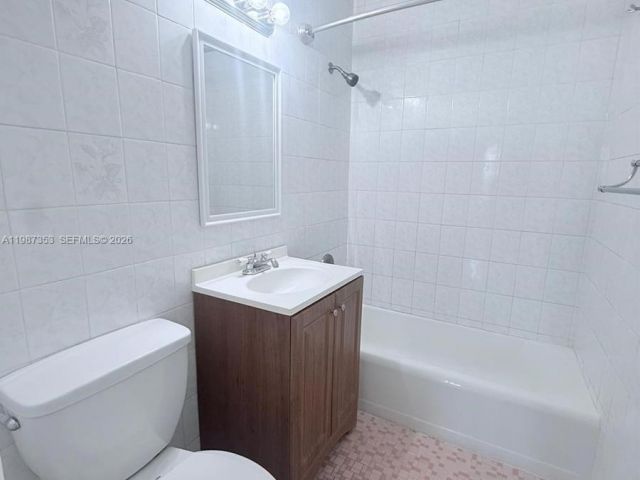 Home for rent at 4525 SW 112th Pl - photo 7519441