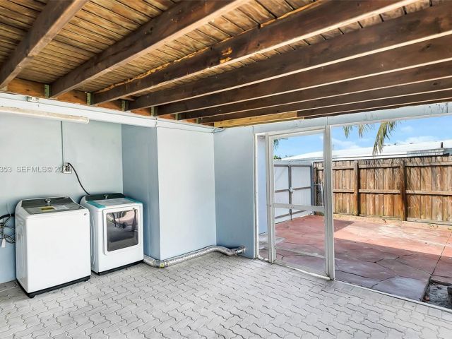 Home for rent at 4525 SW 112th Pl - photo 7519442