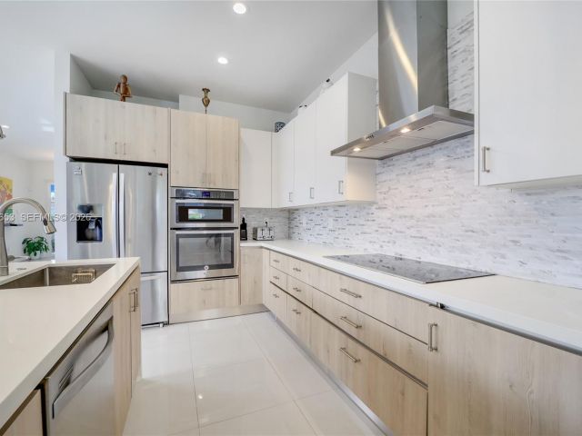 Home for sale at 2943 SW 23rd St - photo 7519452