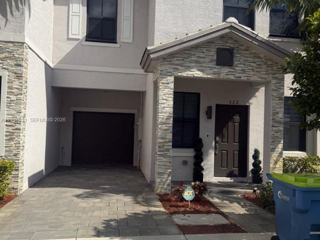 Home for rent at 522 SW 19th Way 522 - photo 7519304