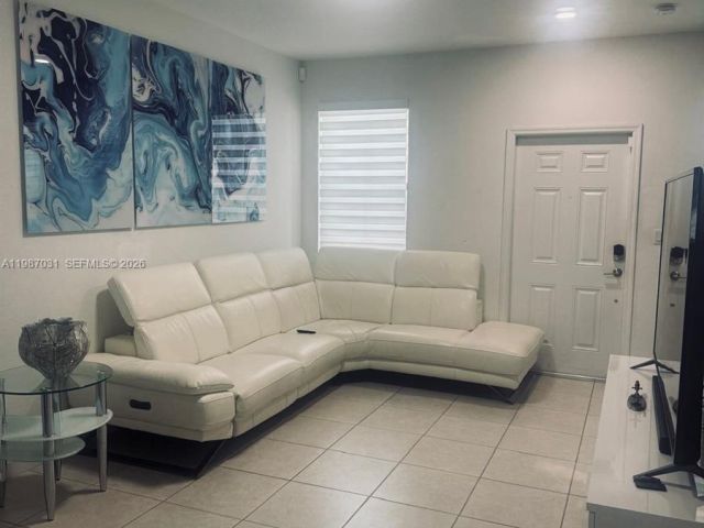 Home for rent at 522 SW 19th Way 522 - photo 7519307