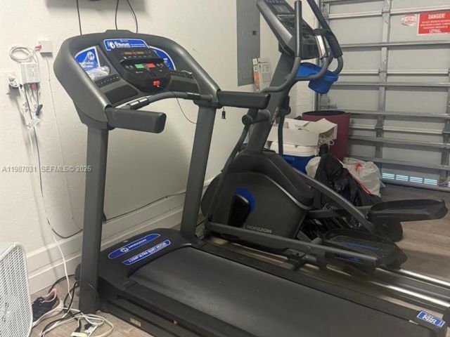 Home for rent at 522 SW 19th Way 522 - photo 7519315