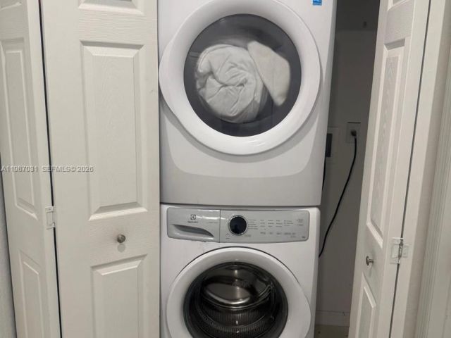 Home for rent at 522 SW 19th Way 522 - photo 7519322