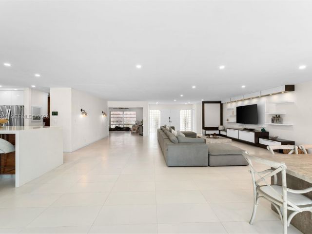 Home for sale at 1525 Diplomat Pkwy - photo 7532389