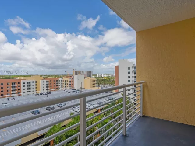 2-bedroom condo for sale in Aventura - 18800 NE 29th Ave LP1022 - MondialRealty