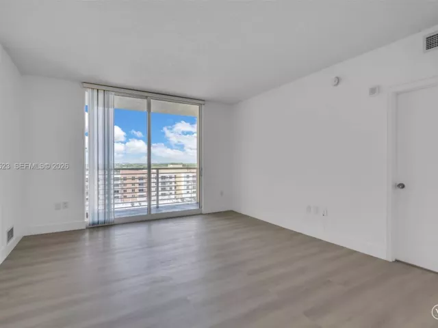 2-bedroom condo for sale in Aventura - 18800 NE 29th Ave LP1022 - MondialRealty