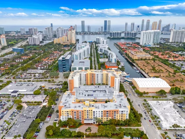 2-bedroom condo for sale in Aventura - 18800 NE 29th Ave LP1022 - MondialRealty