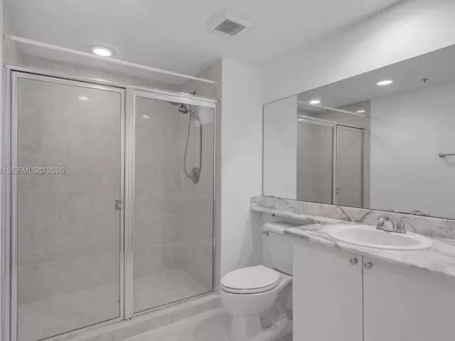 2-bedroom condo for sale in Aventura - 18800 NE 29th Ave LP1022 - MondialRealty