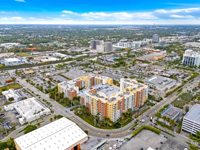 2-bedroom condo for sale in Aventura - 18800 NE 29th Ave LP1022 - MondialRealty