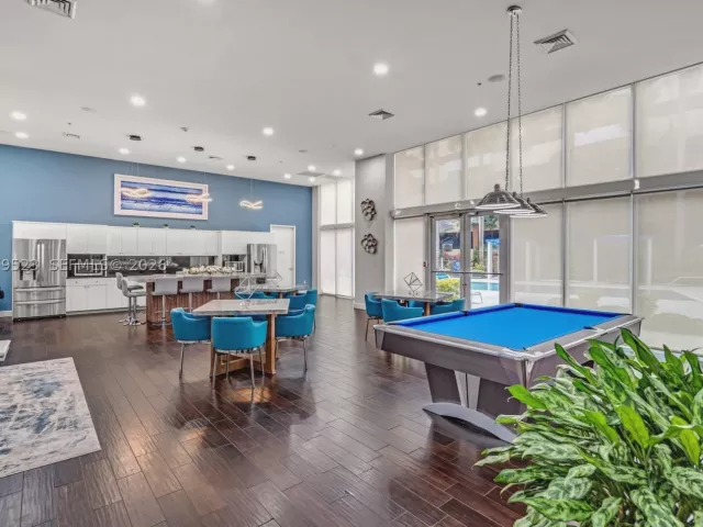 2-bedroom condo for sale in Aventura - 18800 NE 29th Ave LP1022 - MondialRealty