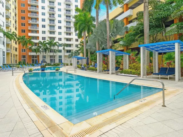 2-bedroom condo for sale in Aventura - 18800 NE 29th Ave LP1022 - MondialRealty