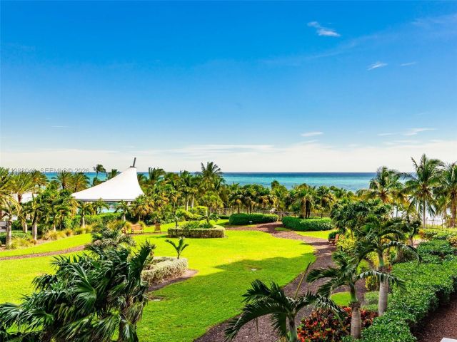 Apartment for sale  Unit #402 - photo 7520050