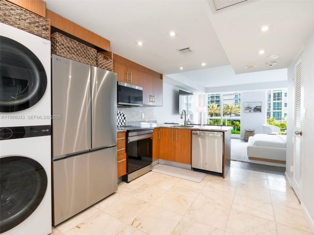 Apartment for sale  Unit #402 - photo 7520054