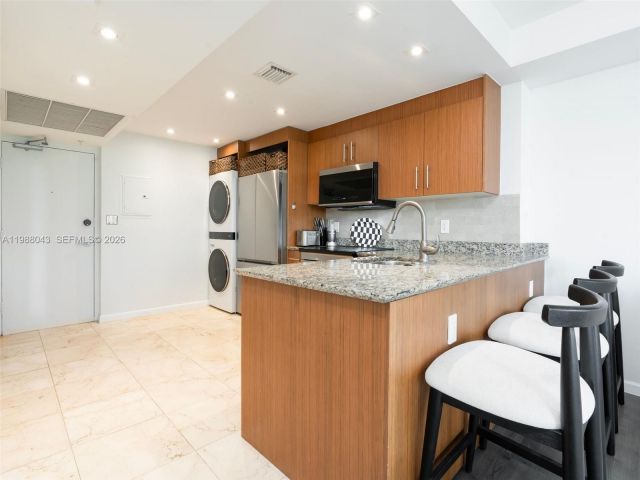 Apartment for sale  Unit #402 - photo 7520055