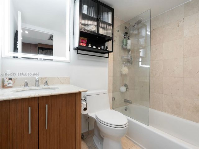 Apartment for sale  Unit #402 - photo 7520058