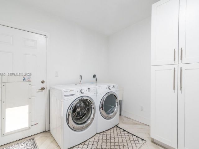 Home for sale at 44 NW 40th St - photo 7533620