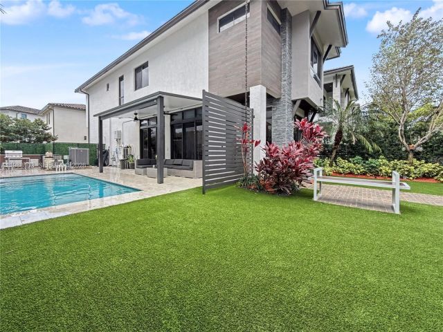 Home for rent at 8222 NW 51 TER 8222 - photo 7521733